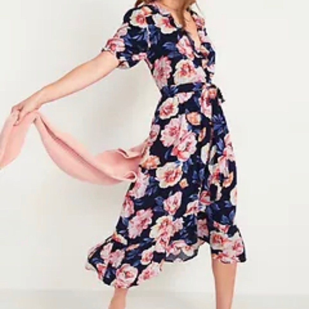 NWT Old Navy Ruffle Tie